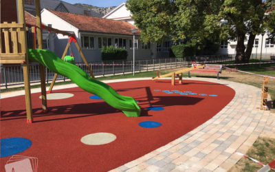 DJEČIJE IGRALIŠTE U GRADSKOM PARKU U ČAPLJINI